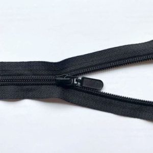 YKK Naylon No.5 Fermuars - CNFO56 DAPIL ile Paddle Fermuar Ucu, Siyah 580 (fazla stok)